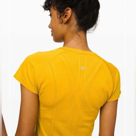 Lululemon Athletica Swiftly Tech Short Sleeve Crew size 8 - Picture 2 of 6